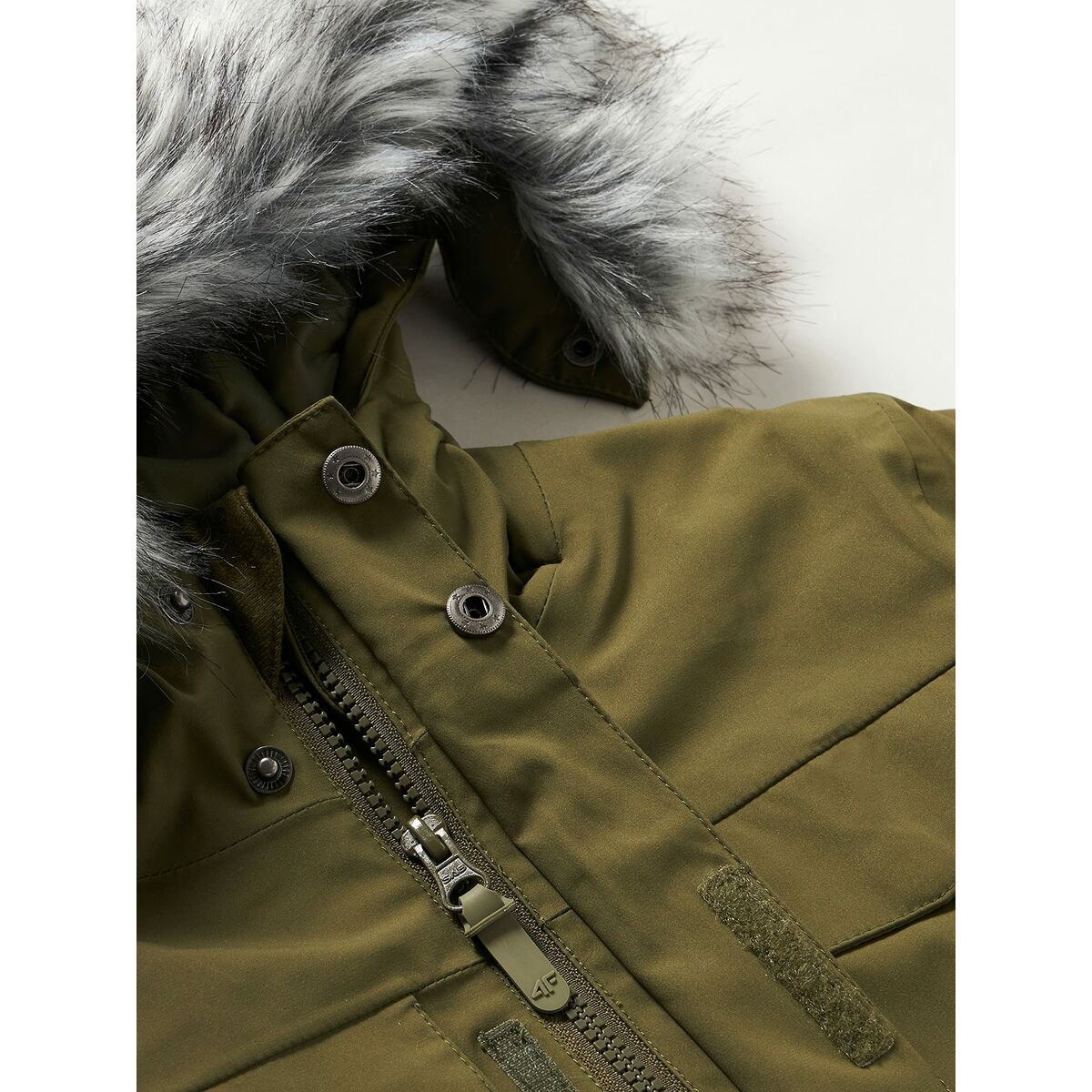 V5H0542CE0FE1F8B8BB0F743BF32A15FCA6R5483952P4