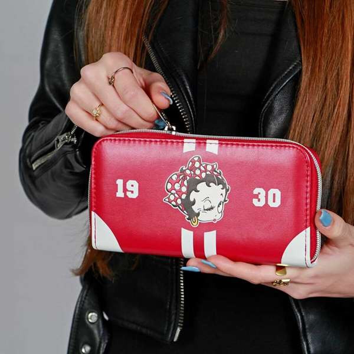 V2HDC719D88B22410390424B55F2FB4E896R7712902P7