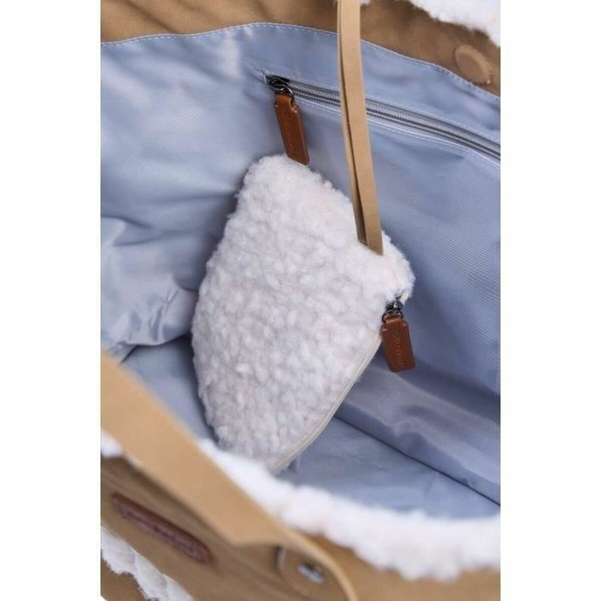 V2HF14135A2E34B823F3D2446A6F86FE9A3R5774656P3