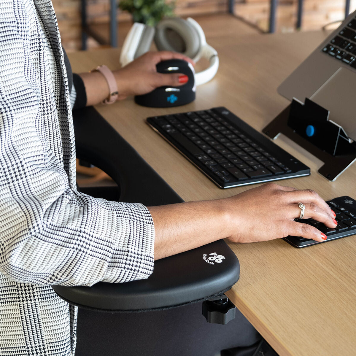 V4H205121059018EF952A17E7DD185230C6R5349982P3