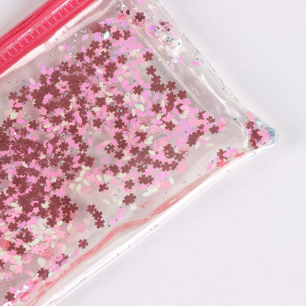 V3H17886DA761EC856DF6A36570704764FER6921816P3